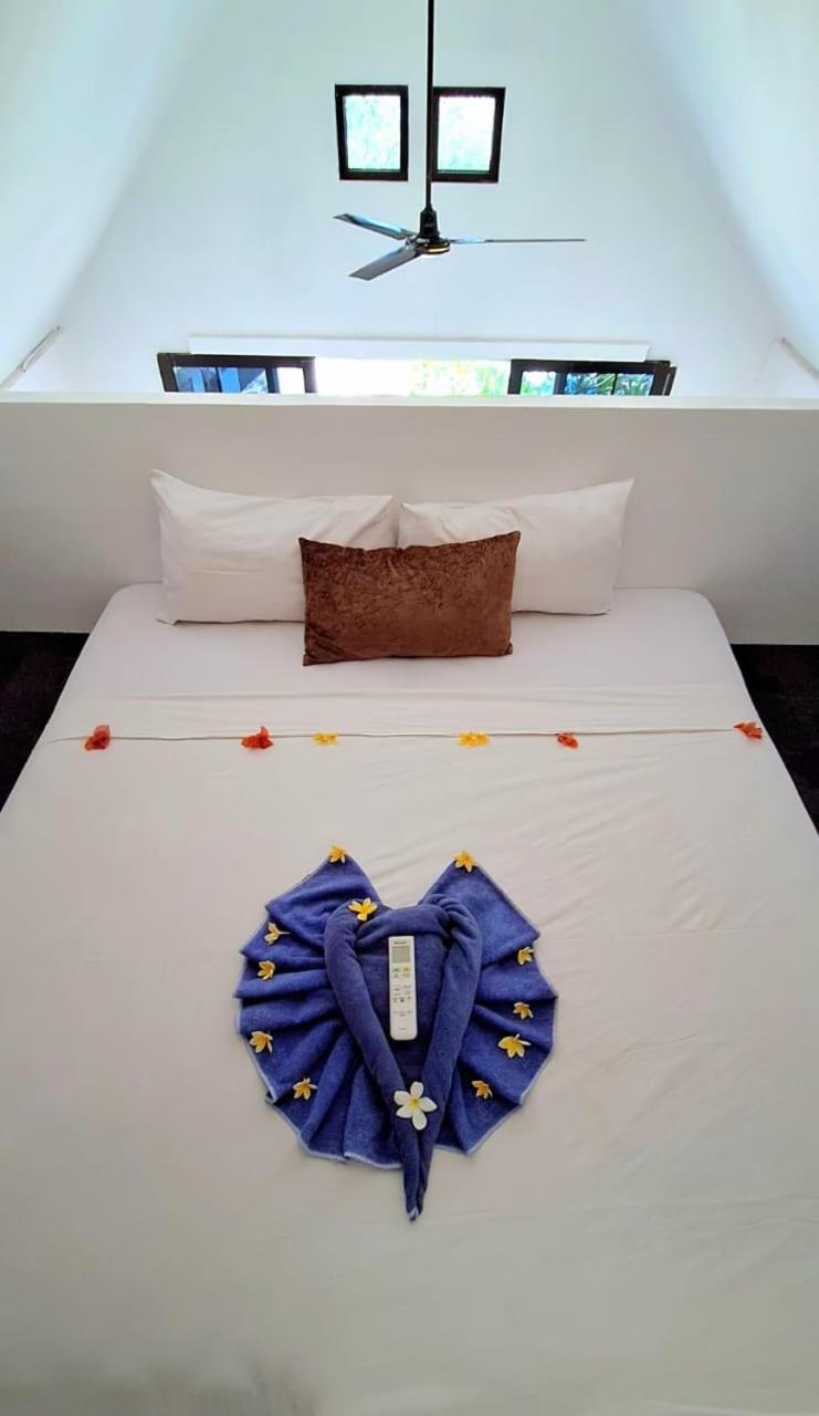 Gili Hills Hotel Джили Трауанган Екстериор снимка