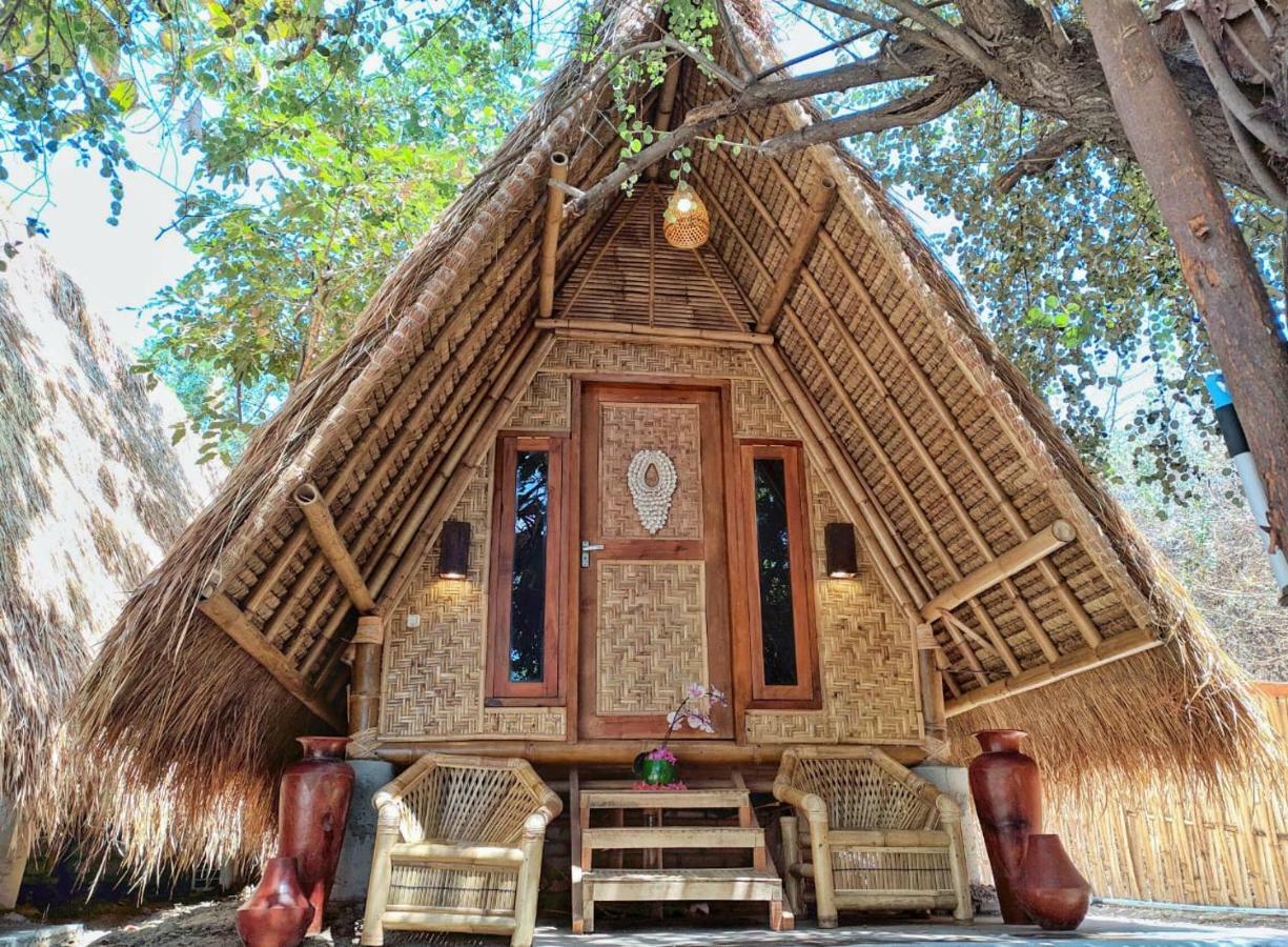 Gili Hills Hotel Джили Трауанган Екстериор снимка