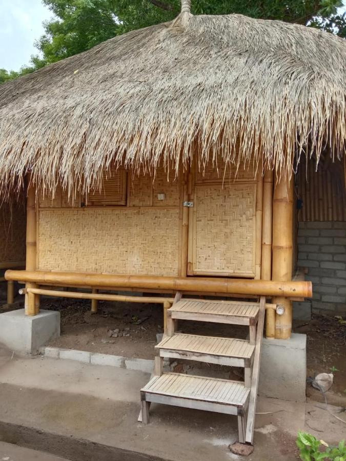 Gili Hills Hotel Джили Трауанган Екстериор снимка